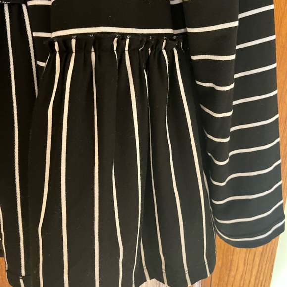 Striped Cardigan with ruffle detail - Picture 4 of 4
